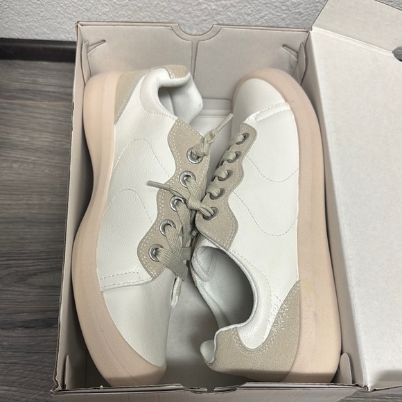 BlowFish Malibu Women's Boardwalk Slip On Sneaker - Picture 2 of 7